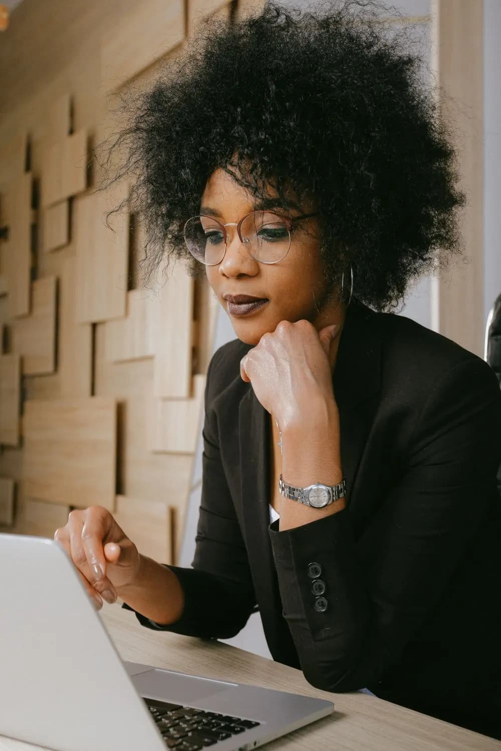 A SmartTech Solutions consultant ready for your discovery call